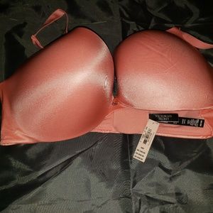 NWT Victoria's Secret 38D bra
